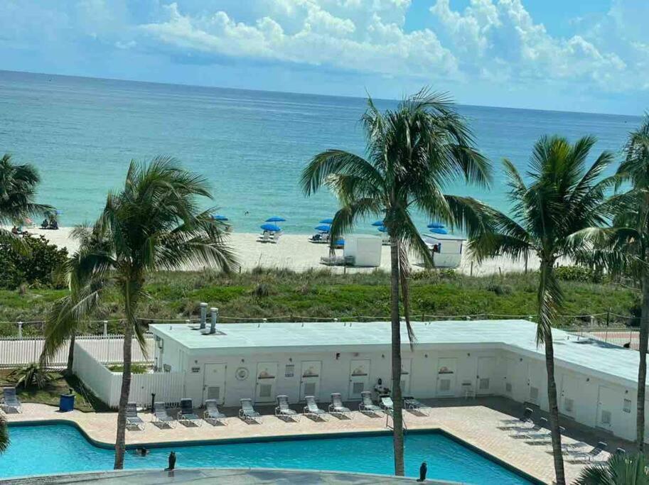 Appartamento Chic Ocean Front Studio! Miami Beach Esterno foto