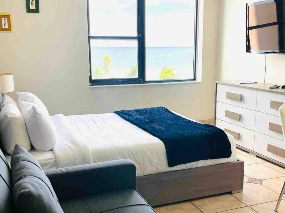 Appartamento Chic Ocean Front Studio! Miami Beach Esterno foto