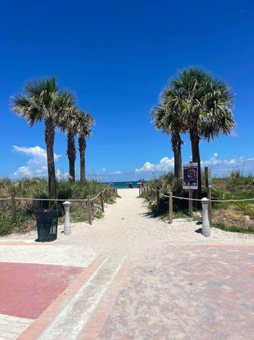 Appartamento Chic Ocean Front Studio! Miami Beach Esterno foto