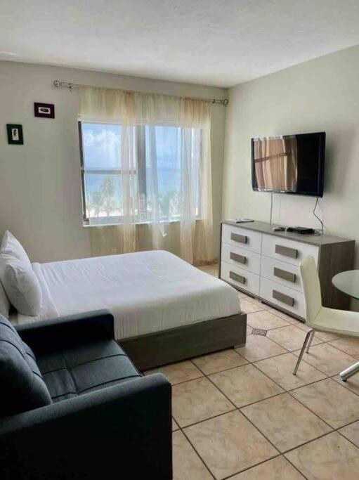 Appartamento Chic Ocean Front Studio! Miami Beach Esterno foto